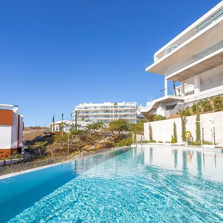 Апартаменты Ensuite Deluxe Jacuzzi & Parking Privado