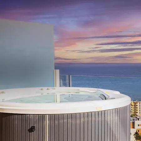 Ensuite Deluxe Jacuzzi & Parking Privado *