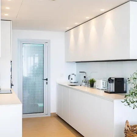 Ensuite Deluxe Jacuzzi & Parking Privado