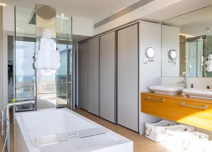 Ensuite Deluxe Jacuzzi & Parking Privado Fuengirola