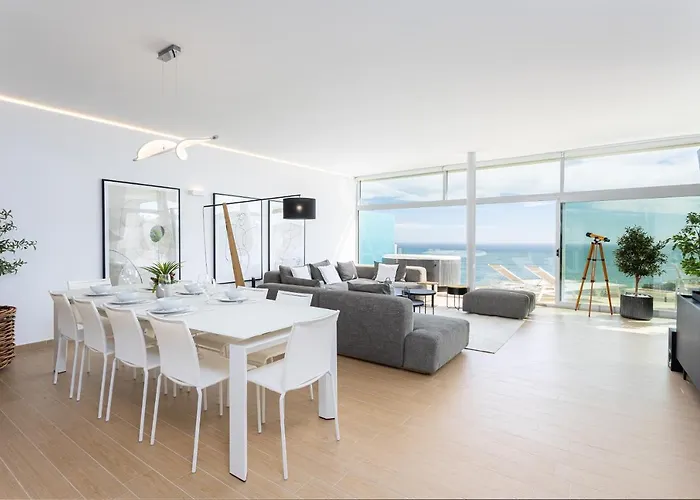 公寓 Ensuite Deluxe Jacuzzi & Parking Privado