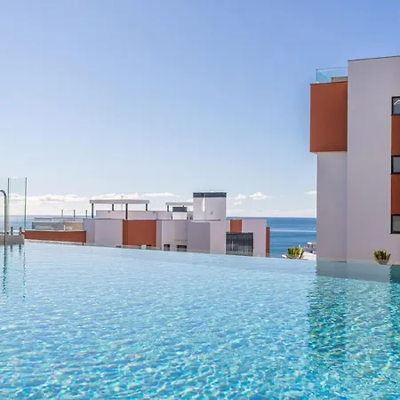 Ensuite Deluxe Jacuzzi & Parking Privado 公寓