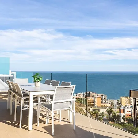 Ensuite Deluxe Jacuzzi & Parking Privado