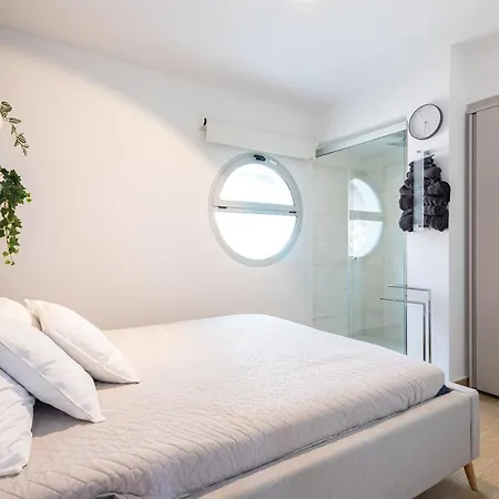 Ensuite Deluxe Jacuzzi & Parking Privado شقة فوينخيرولا
