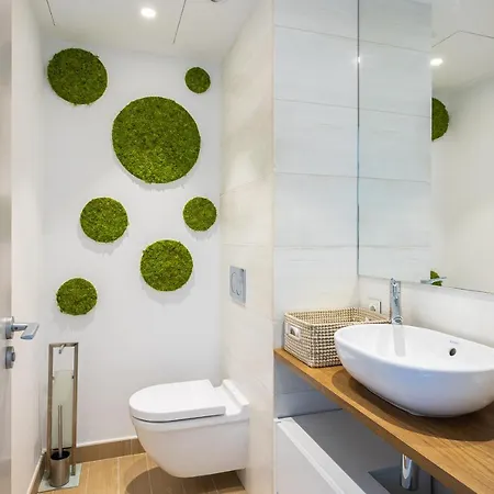 公寓 Ensuite Deluxe Jacuzzi & Parking Privado *