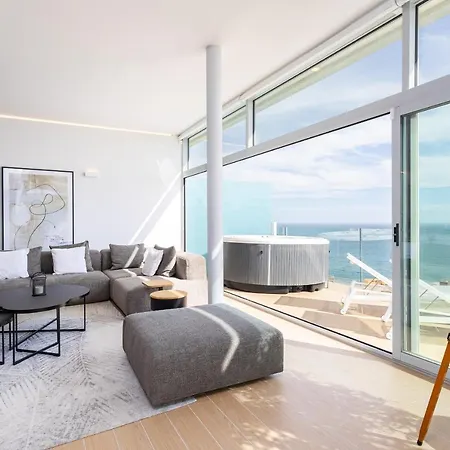 Ensuite Deluxe Jacuzzi & Parking Privado