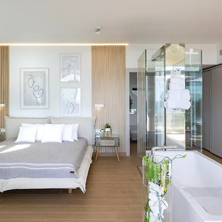 Ensuite Deluxe Jacuzzi & Parking Privado *