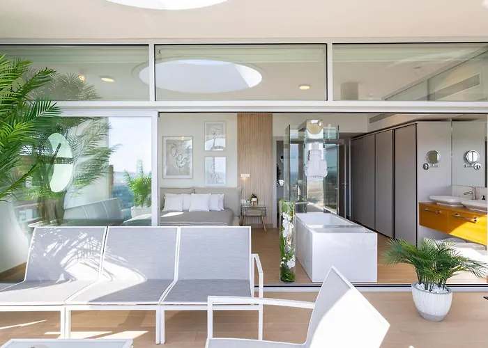 Ensuite Deluxe Jacuzzi & Parking Privado Daire Fuengirola