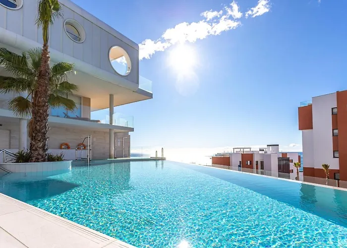 Ensuite Deluxe Jacuzzi & Parking Privado Daire Fuengirola