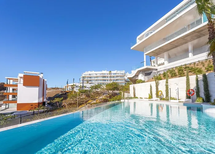 شقة Ensuite Deluxe Jacuzzi & Parking Privado