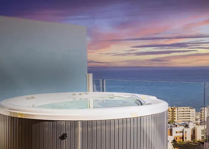 Ensuite Deluxe Jacuzzi & Parking Privado *