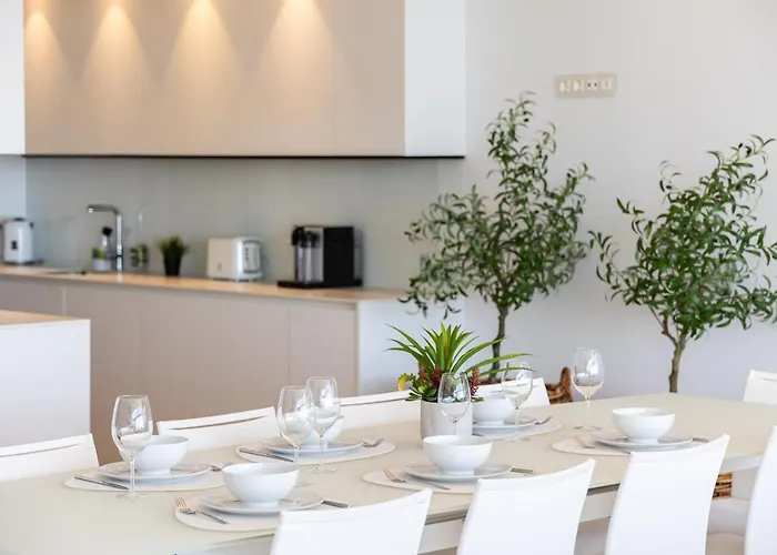 Ensuite Deluxe Jacuzzi & Parking Privado Apartman Fuengirola