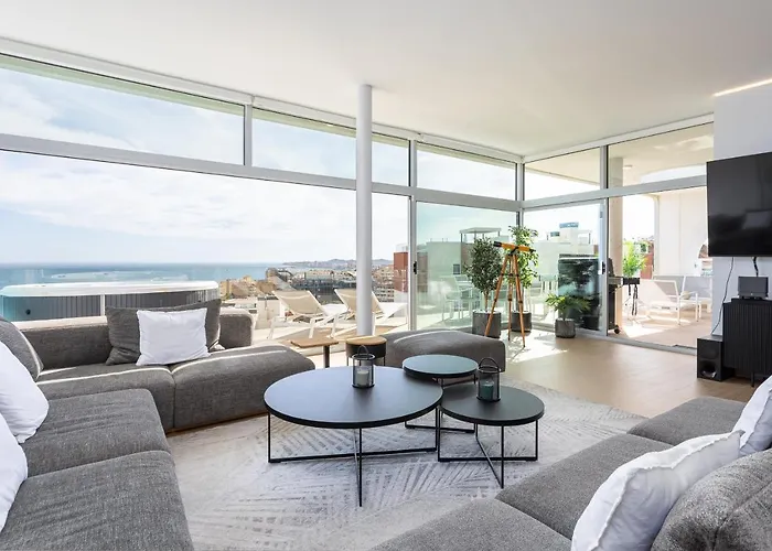 Ensuite Deluxe Jacuzzi & Parking Privado فوينخيرولا