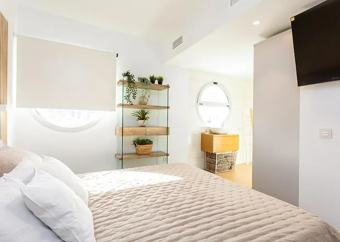 Ensuite Deluxe Jacuzzi & Parking Privado Daire *