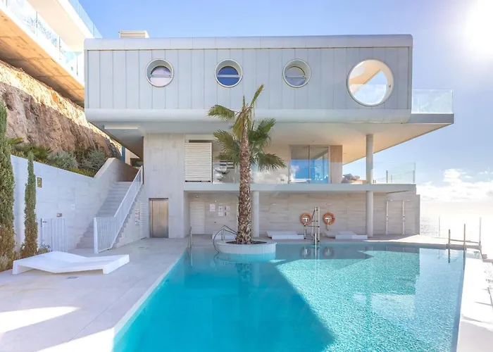 Ensuite Deluxe Jacuzzi & Parking Privado فوينخيرولا