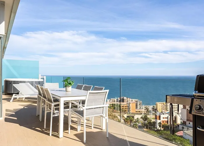 Ensuite Deluxe Jacuzzi & Parking Privado